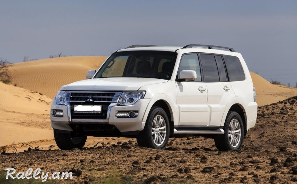 Mitsubishi Pajero IV 2015-2019 Հալոգենի Նակլատկա