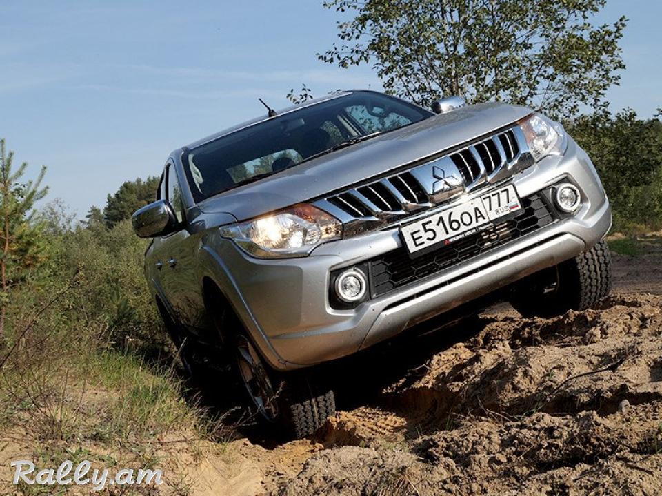 Mitsubishi L200 V 2016-2019 Հալոգեններ