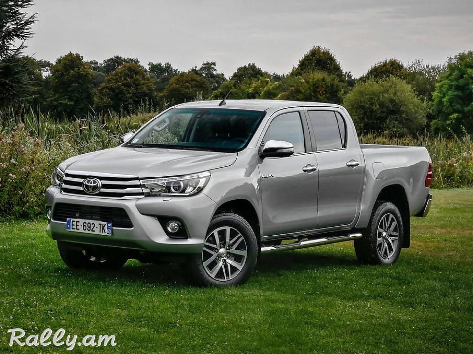 Toyota Hilux 2015-2020 Հալոգեններ