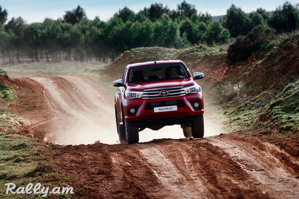 Toyota Hilux 2015-2020 Հալոգեններ LED