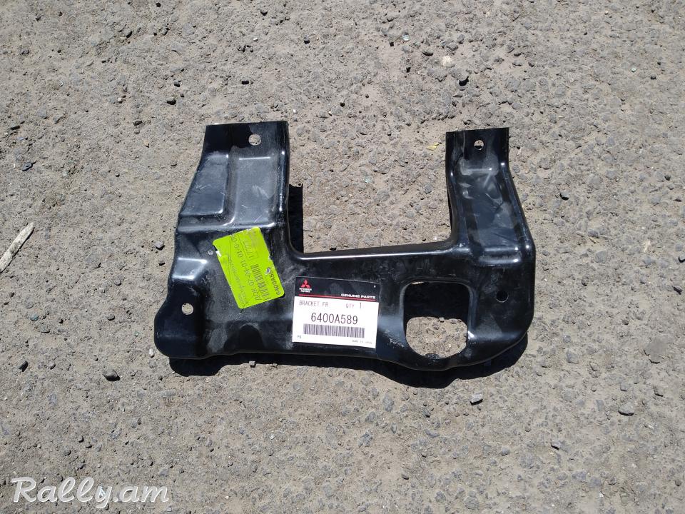 Mitsubishi Pajero Padkapotniki detalner