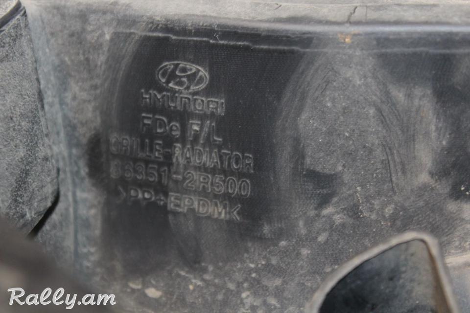 Решетка радиатора в бампере для Hyundai i30 (2007-2012)