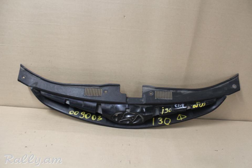Решетка радиатора в бампере для Hyundai i30 (2007-2012)