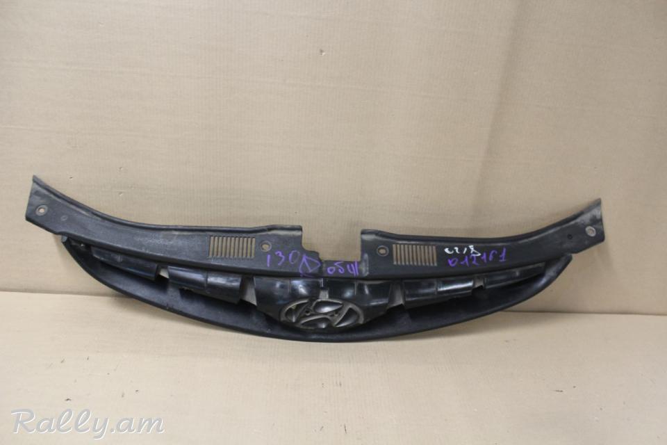 Решетка радиатора в бампере для Hyundai i30 (2007-2012)