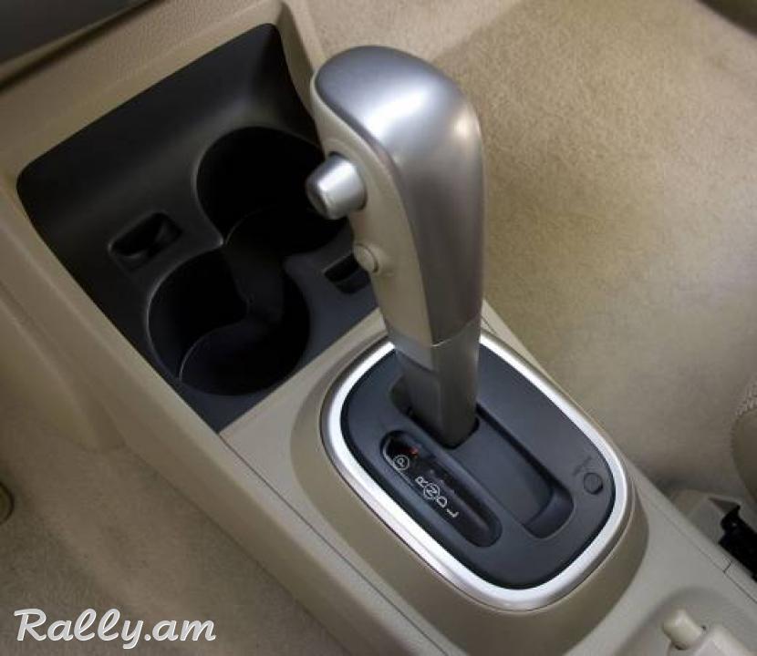 Nissan Versa Avtomat karopka Ev ayl maser
