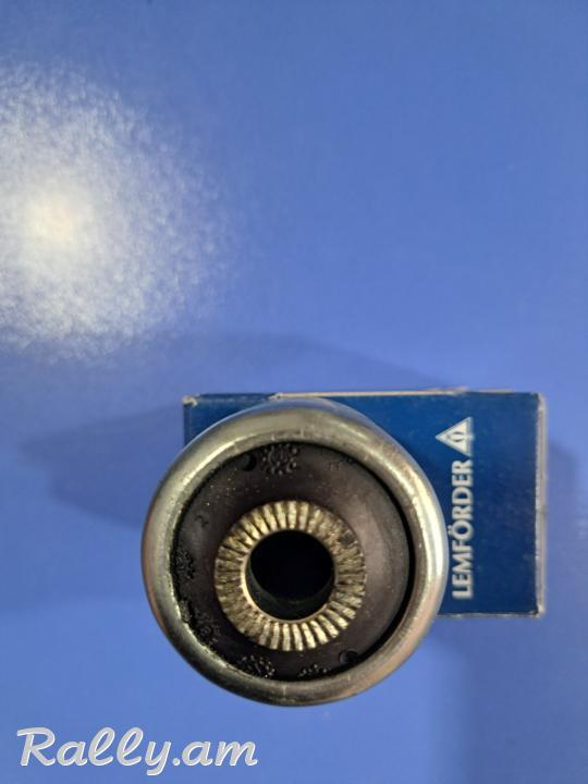 Բուշ փոքր BMW X5 E53 4.4լ bush աջ + ձախ
