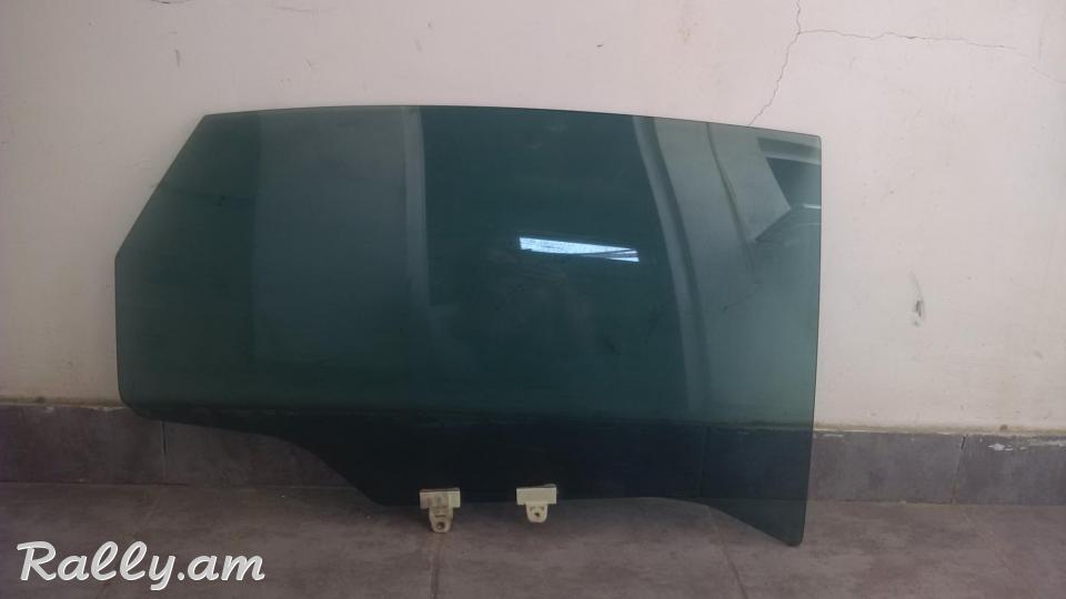 nissan teana հետևի դռան ապակի