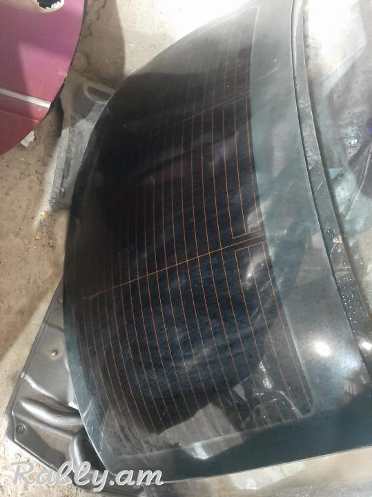 W220 հետևի հողմապակի 