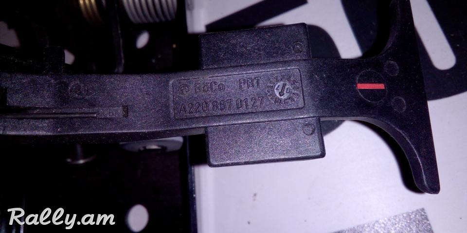 Kapoti RUCHKA BACVELU Mercedes Benz MB W203 C-Klasse nor vichakov a2208870127