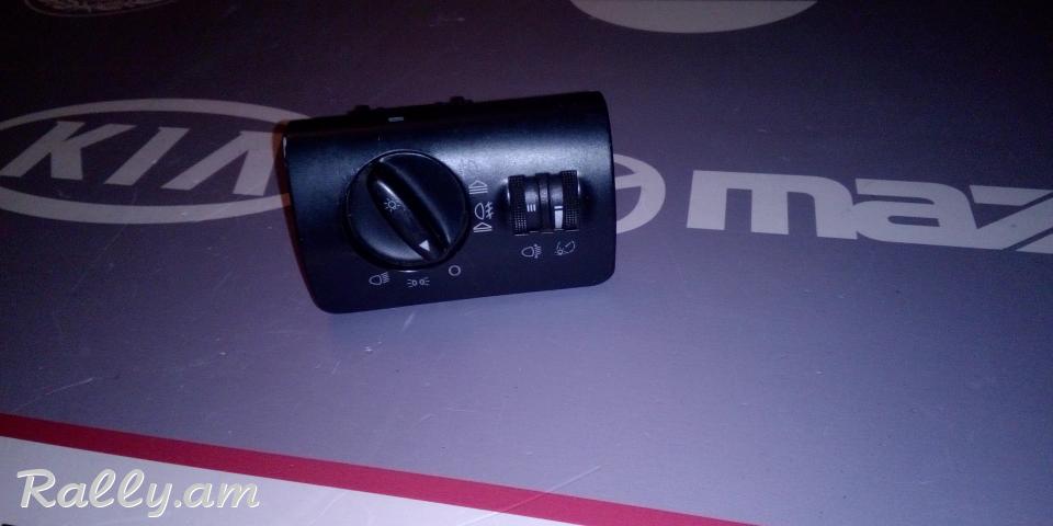 LUSERI KARAVARMAN BLOK /Audi A6 4B 4B2941531C 4B2 941 531 C 04052453