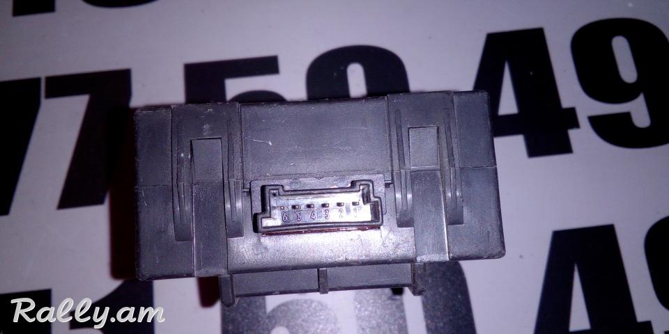 Signalizaciayi blok Mercedes-Benz W211 Mercedes-Benz W203 C-Klasse A2118209126 A 211 820 91 26 DELPHI 510080420