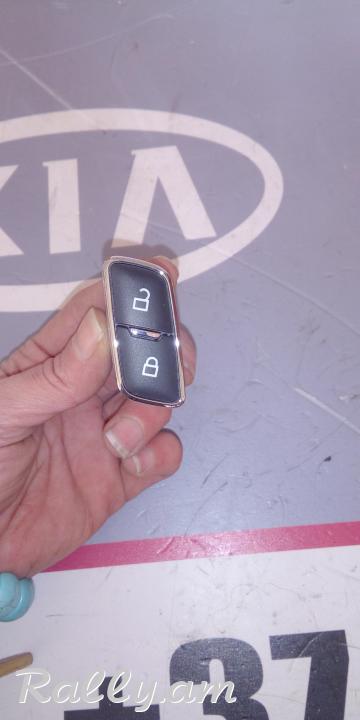 Կնոպկա դեմի դռան աջ կողմի centralni zamok Ford Fusion Ford Taurus Ford Mondeo MK V 2014 Ford Taurus Ford Kuga Ford C-MAX, CCG Ford Galaxy, CDR Ford Kuga, CBS Ford Mondeo, CNG Ford Mustang, CZG Ford S-MAX, CDR  KOD BB5T14017CCW