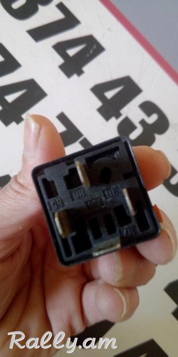 BENZANASOSI RELE 325i 325e 525i 535i E28 E30 E36 0332014456 BOSCH 12v 30a