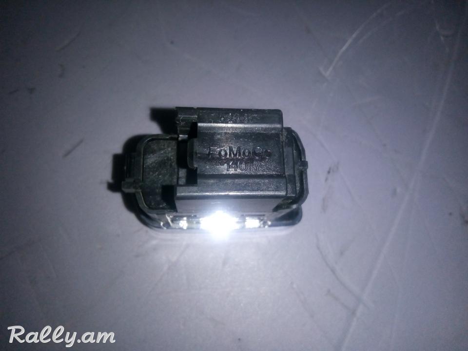 Կնոպկա դեմի դռան աջ կողմի centralni zamok Ford Fusion Ford Taurus Ford Mondeo MK V 2014 Ford Taurus Ford Kuga Ford C-MAX, CCG Ford Galaxy, CDR Ford Kuga, CBS Ford Mondeo, CNG Ford Mustang, CZG Ford S-MAX, CDR KOD BB5T14017CCW