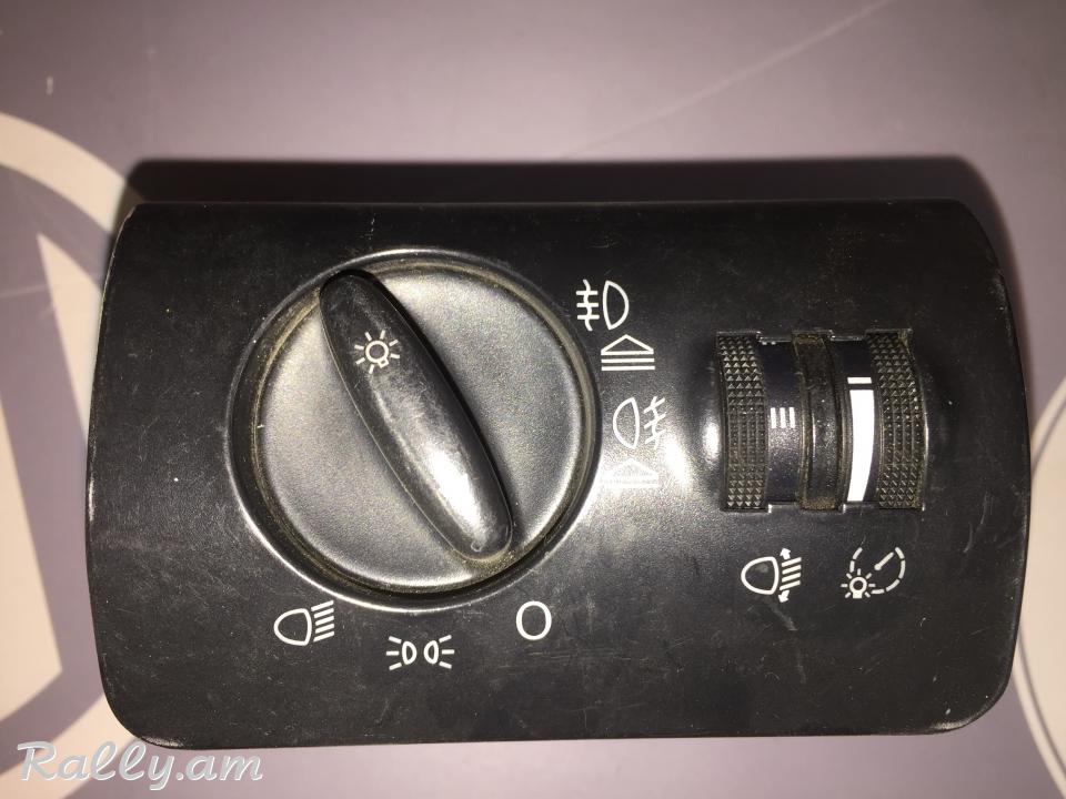 LUSERI KARAVARMAN BLOK /Audi A6 4B 4B2941531C 4B2 941 531 C 04052453