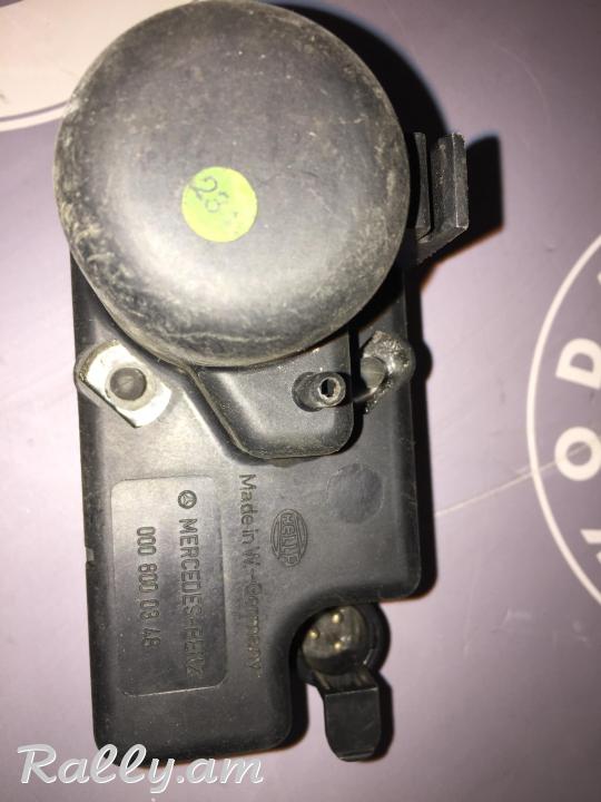 Mercedes-Benz 190E W201 W126 W201 190D 190 E 000 800 03 48 0008000348 vacum Drneri vakum. Prisoska