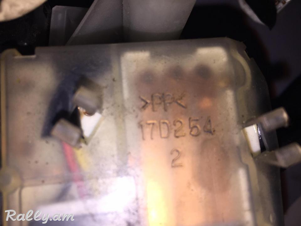Mazda CX-7 2007 - 2009 Մարգատի ռիչագ, լույսերի ռիչագ, չոտկերի ռիչագ ռույլի կողքի
