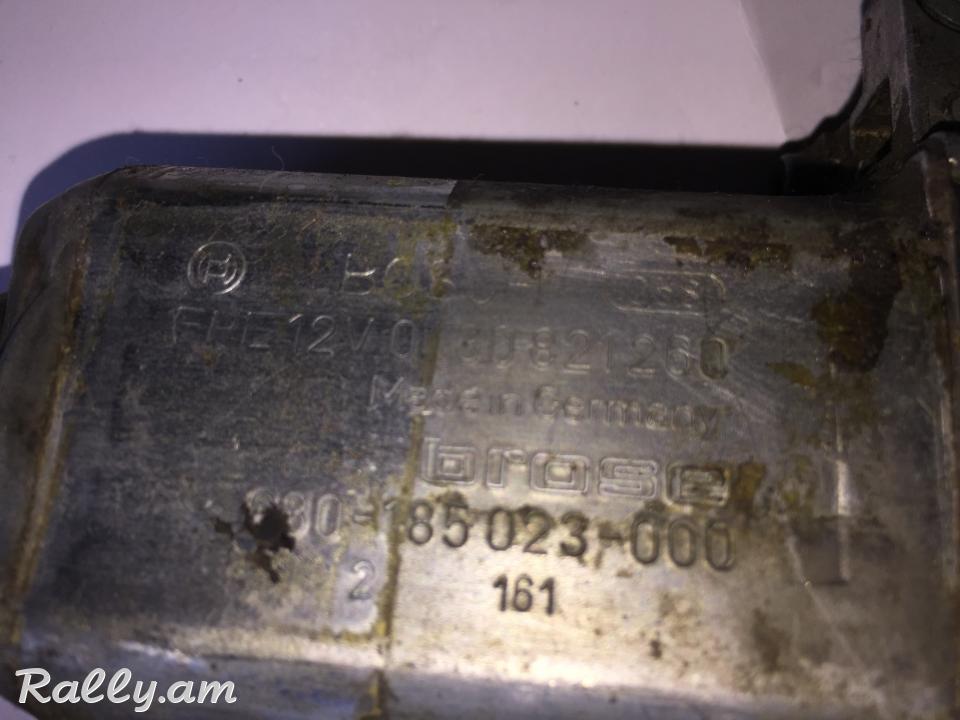 MERCEDES W163 W124 դեմի ձախ կողմի դռան, դռների պադյոմնիկ, պադյոմնիկի մատոռ մատոռչիկ BOSCH 0130821260    Օգտագործված Օրիգինալ