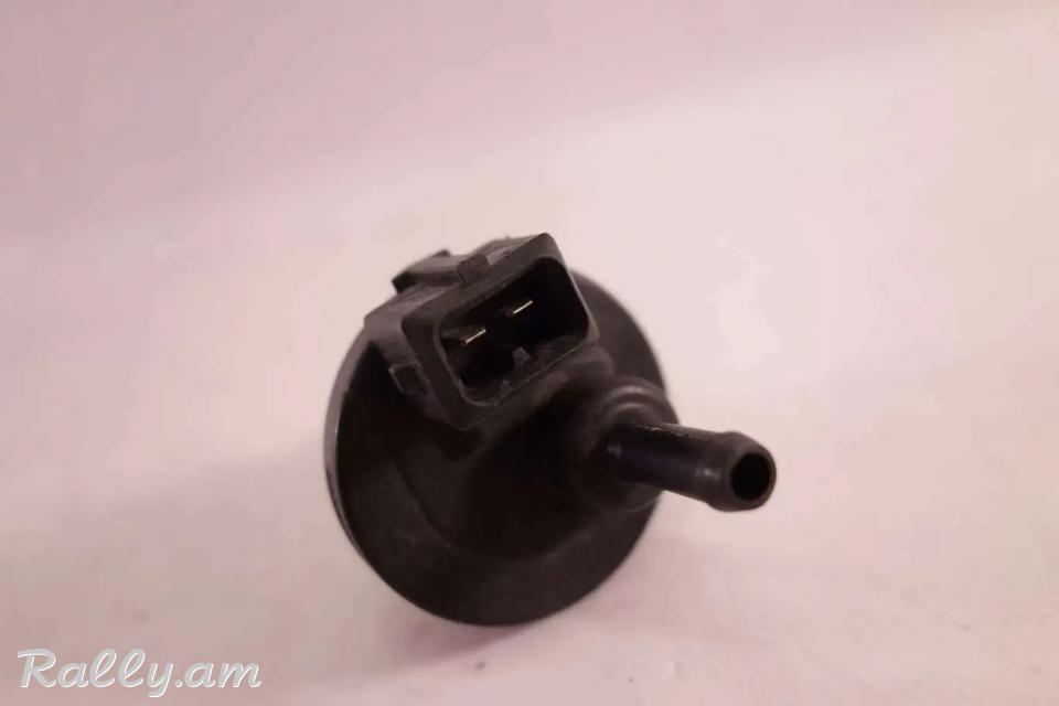 Բենզաբակի գազերի կլապան BMW 3 E36 (1991-2000) BMW 3 E46 BOSCH  0280142150 1717211 Клапан вентиляции топливного бака BMW 3 E36 (1991-2000) BMW 3 E46 BOSCH  0280142150 1717211