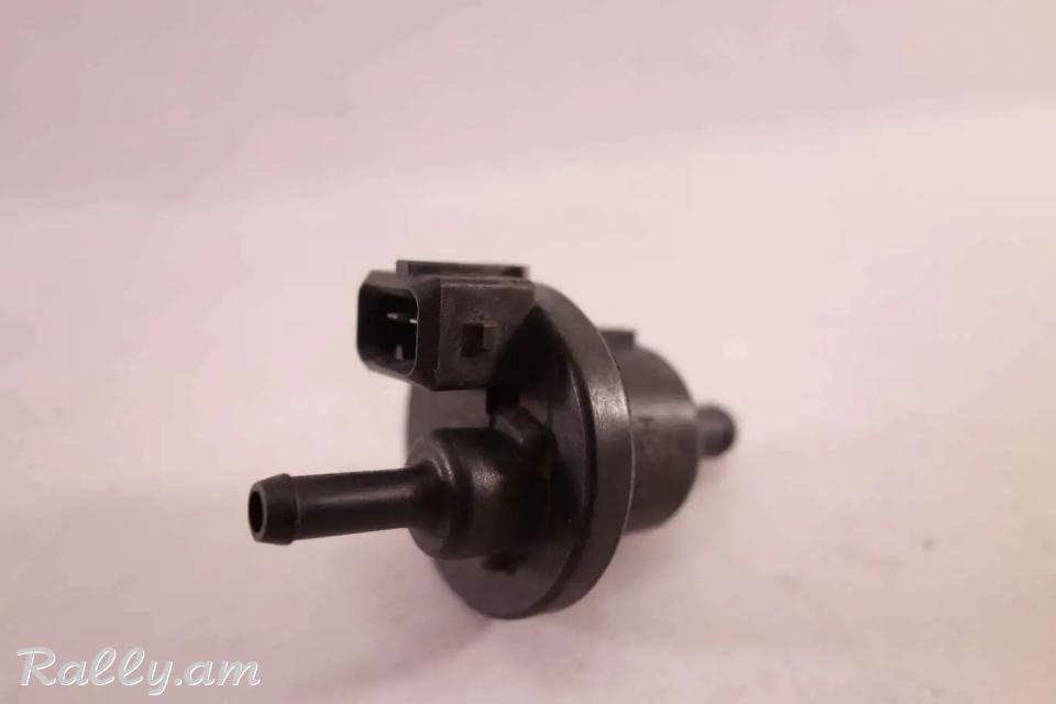 Բենզաբակի գազերի կլապան BMW 3 E36 (1991-2000) BMW 3 E46 BOSCH  0280142150 1717211 Клапан вентиляции топливного бака BMW 3 E36 (1991-2000) BMW 3 E46 BOSCH  0280142150 1717211