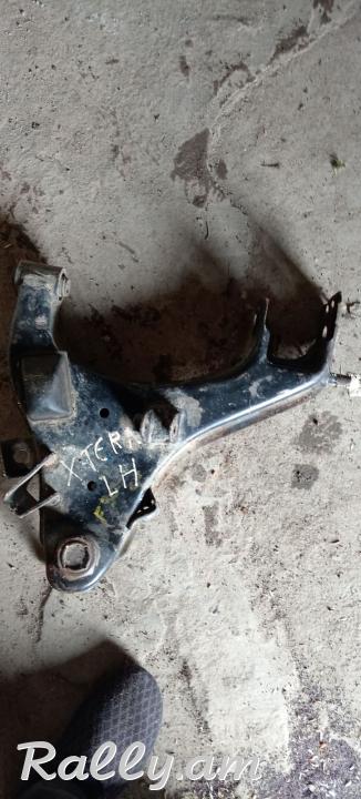 Nissan Xterra դիմացի տակի ձախ ռագատկա,ռագատկի մեծ ու փոքր բուշեր տուլկի,ռազվալի բոլտ։ X-Terra ragatka