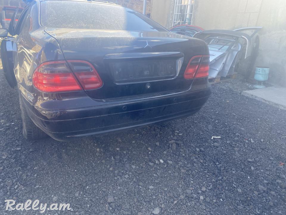 W208 shit hetevi