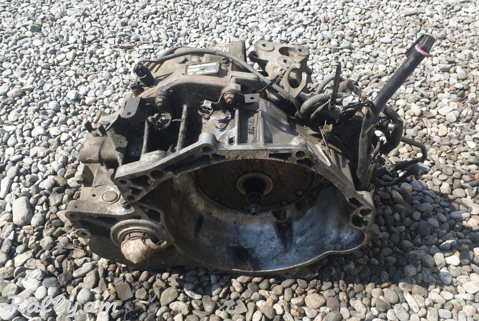 Zafira 2.2 փոխանցման տուփ karobka 