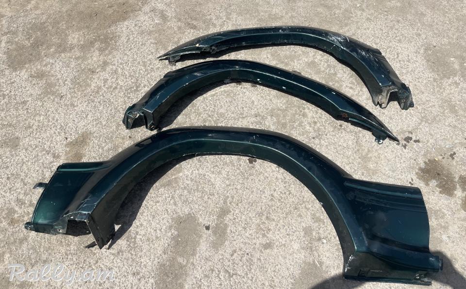 Pajero 98 tiv krilyo molding