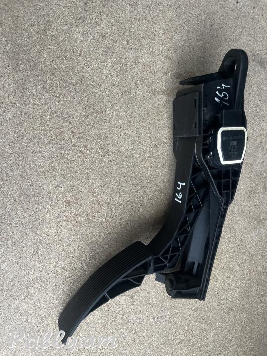 W164 gazi pedal