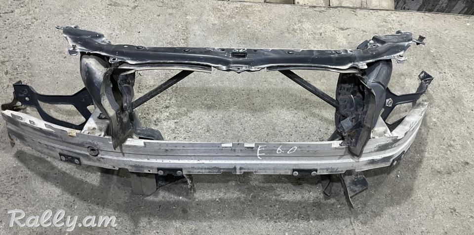 Bmw E60 ekran patkapotnik