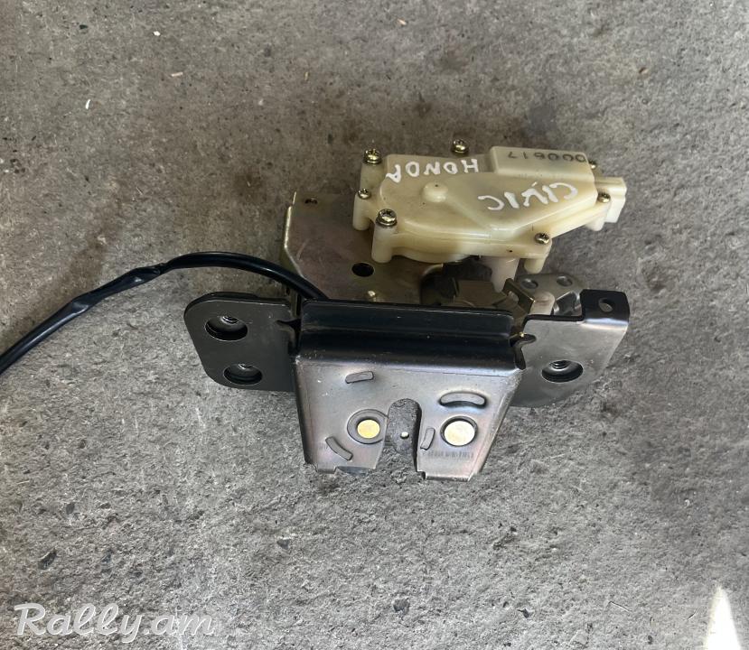 Honda civic bagajnik zamok