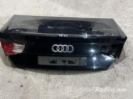 Audi A8 D4 bagajnik