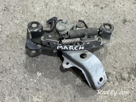 March kapot zamok