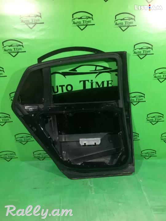 Volkswagen  Touareg  2008 Հետևի  ձախ  դուռ