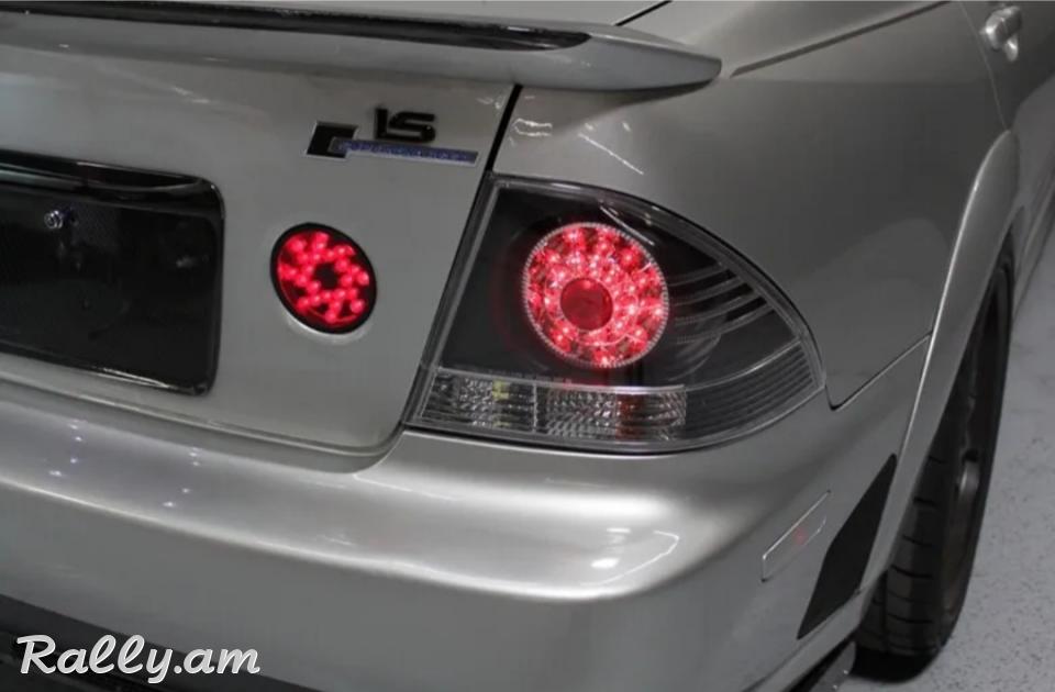 Toyota altezza zadni stopner հետևի լուսարձակներ lexus is 300 zadni stoper