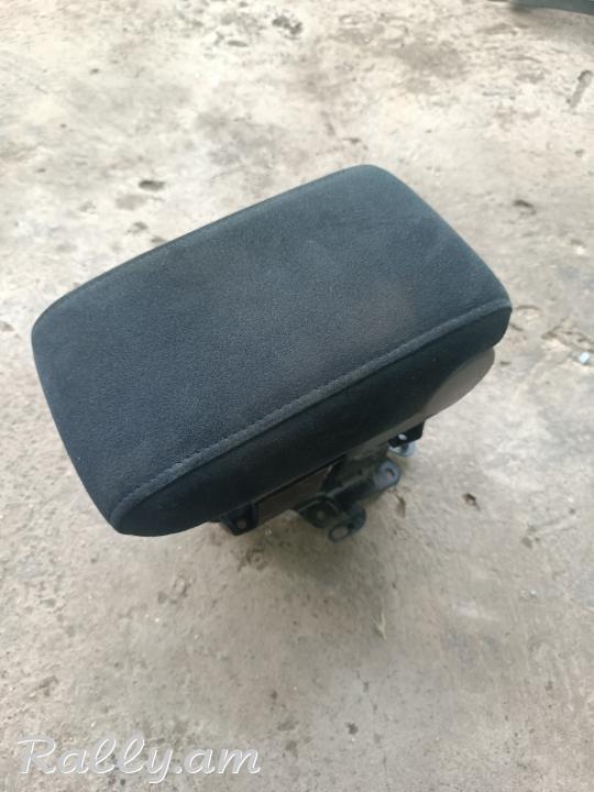 Toyota altezza padlakotnik պադլակոտնիկ