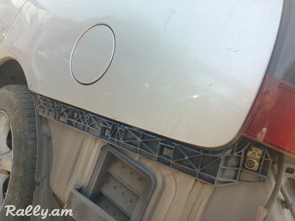 Mitsubishi grandis hetevi shti salyaska dzax koxmi salyaska