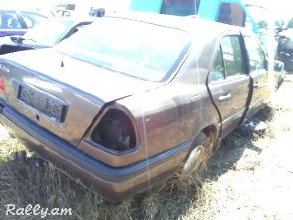 Mercedes benz w202 c180 c klass hetevi ach krilio