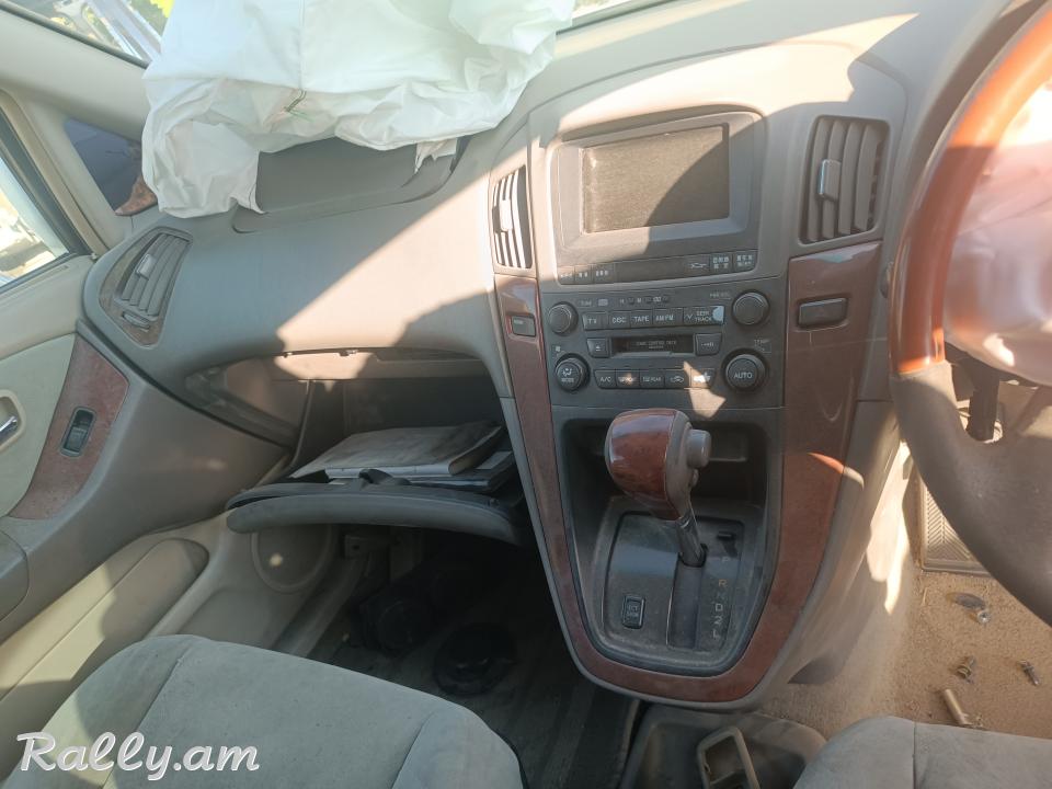 Toyota harrier sidelnikner salon nstaran sidelnik