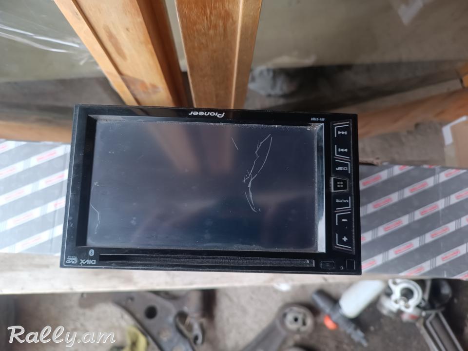 Pioneer mag magnifaton monitor