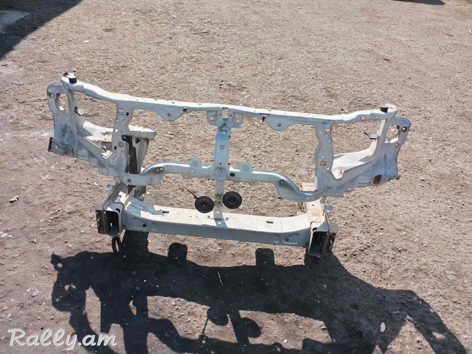 Mitsubishi Pajero IO պատկապոտնիկ ռադյատրի տակի բալկով
