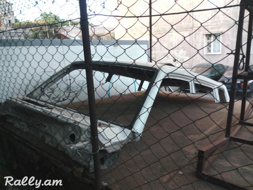 Mitsubishi Pajero IO թափքի կրիշ