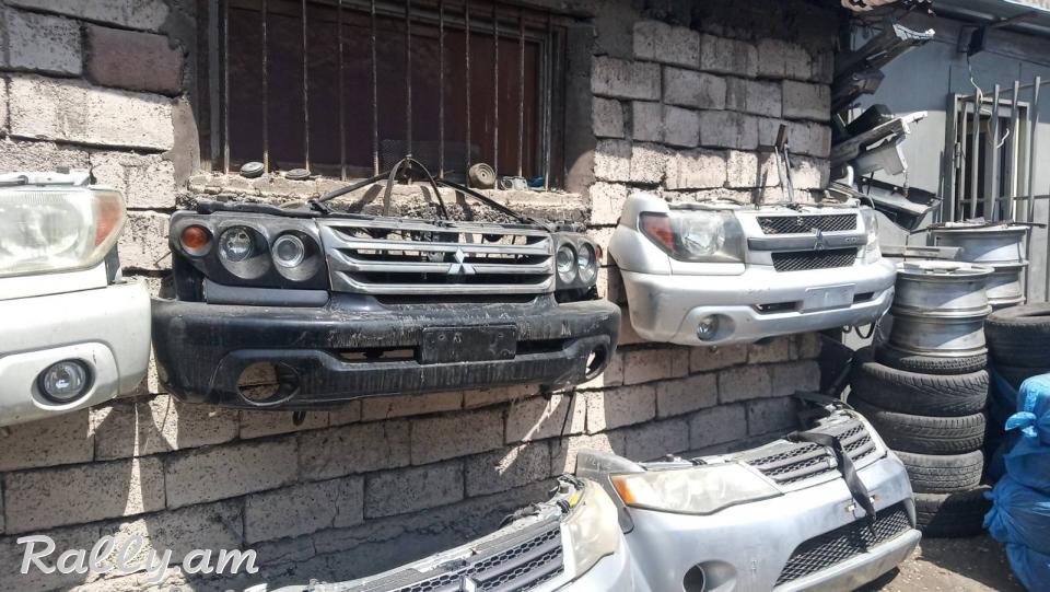 Mitsubishi pajero io 2.0 ֆառեռ բոլոր տեսակների