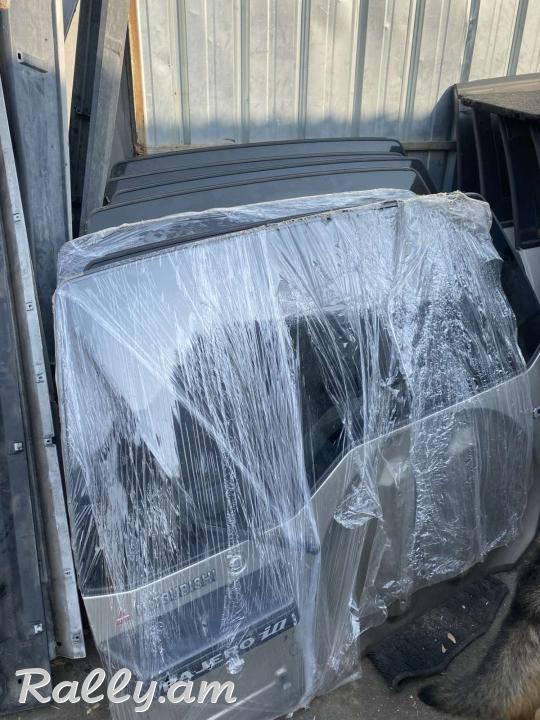 Mitsubishi Pajero IO բագաժնիկի դուռ