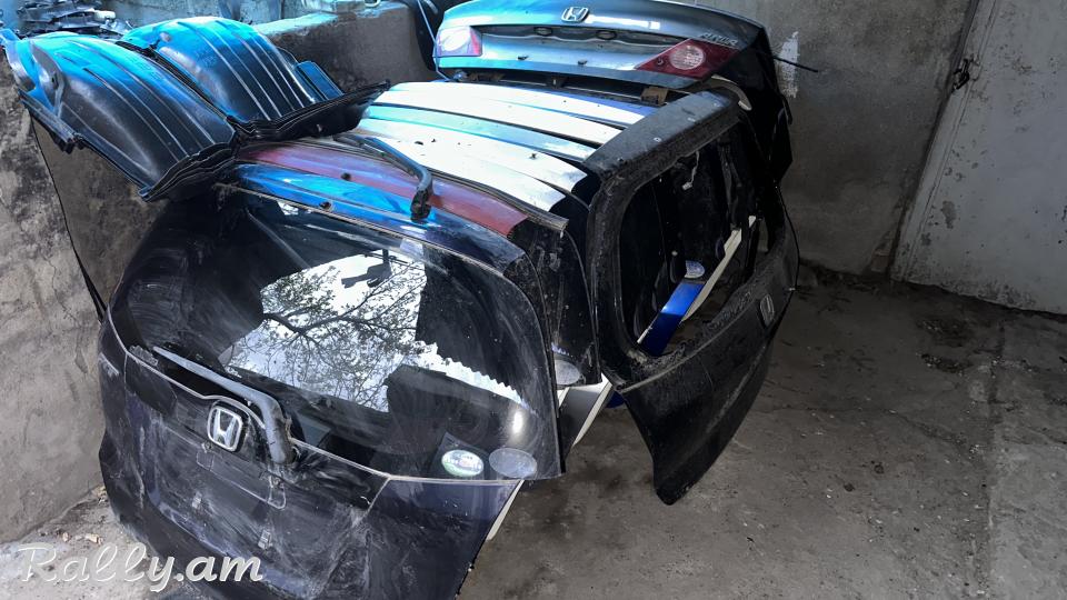 Honda Fit i granat kulak amortizator