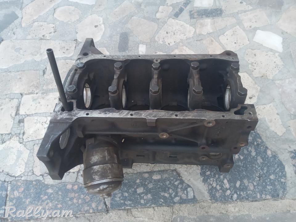 Opel Astra j 1.8L matori blok