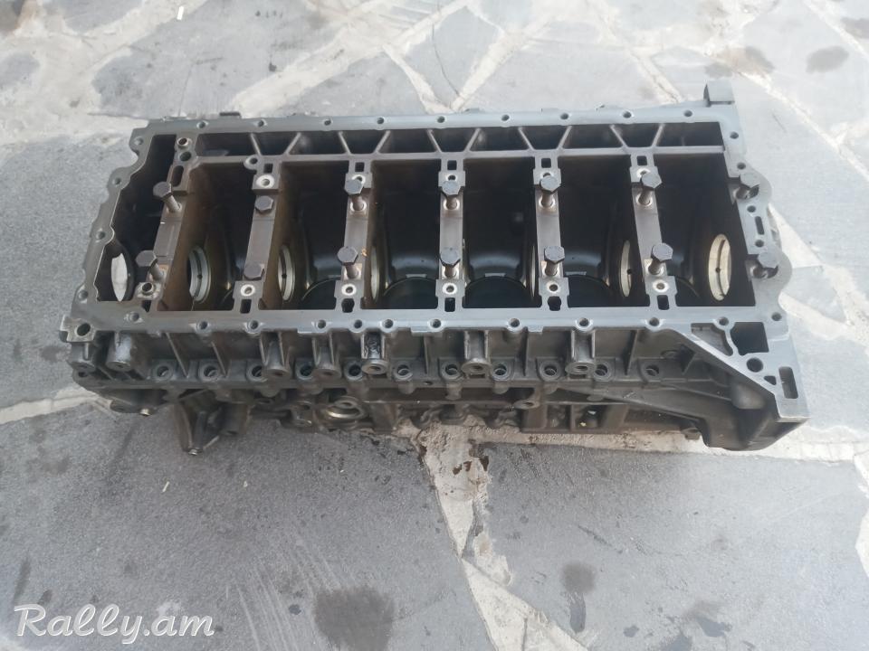 BMW M52 2.5L valvetronik matori blok