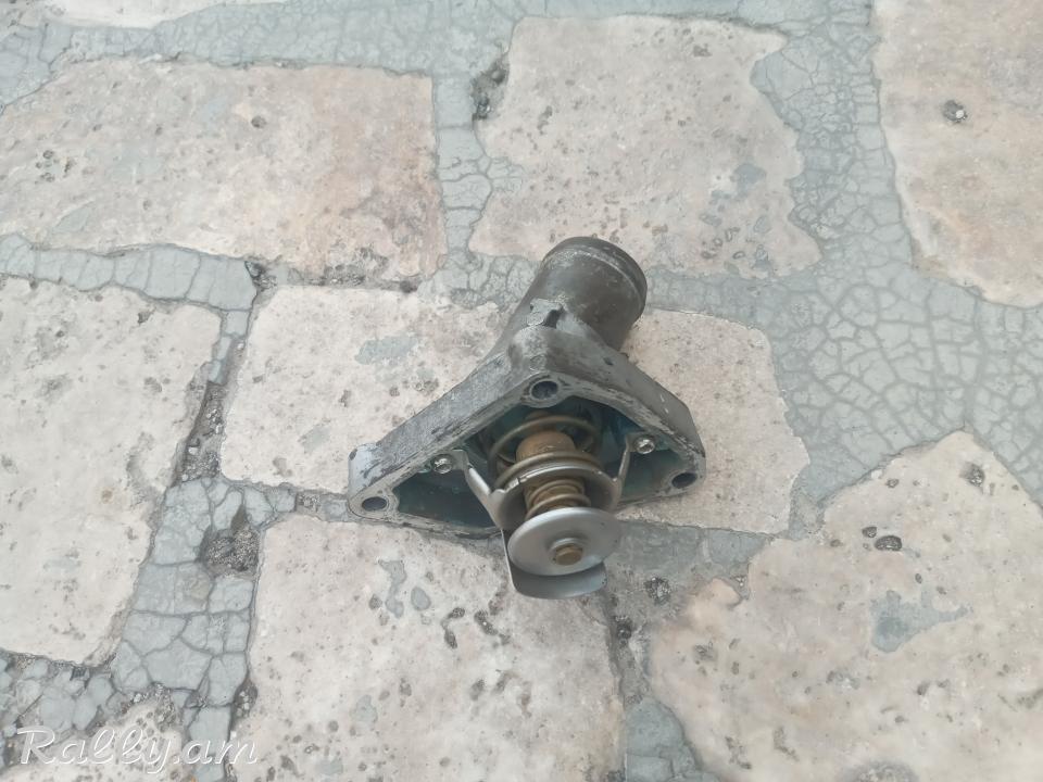 Nissan Skyline 2.5L matori termostat
