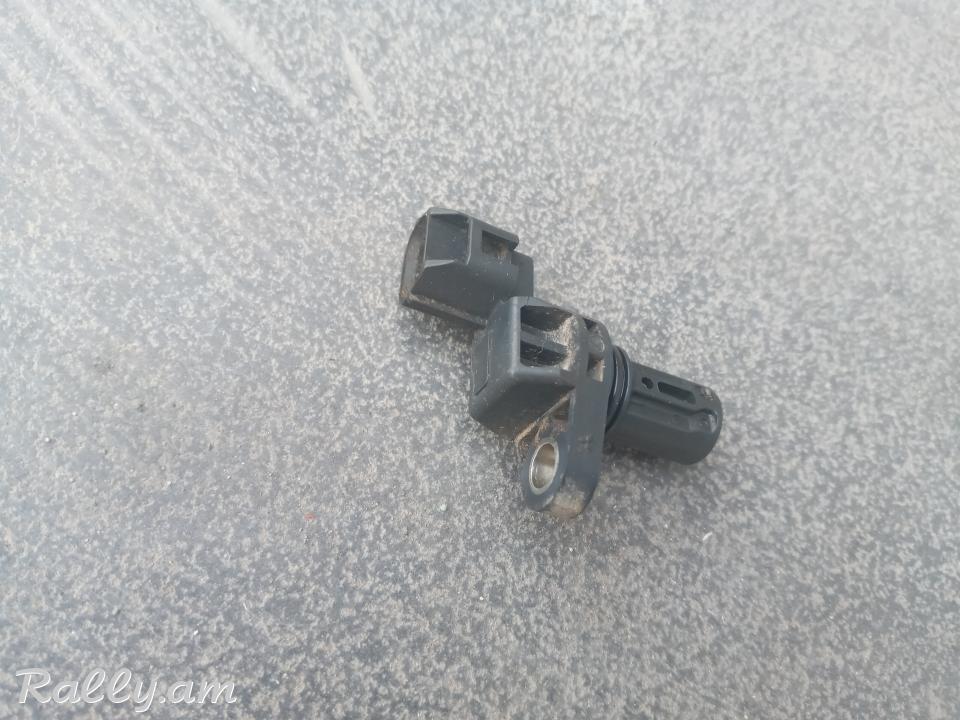 Mitsubishi Grandis 2.4L matori raspredvali dachik