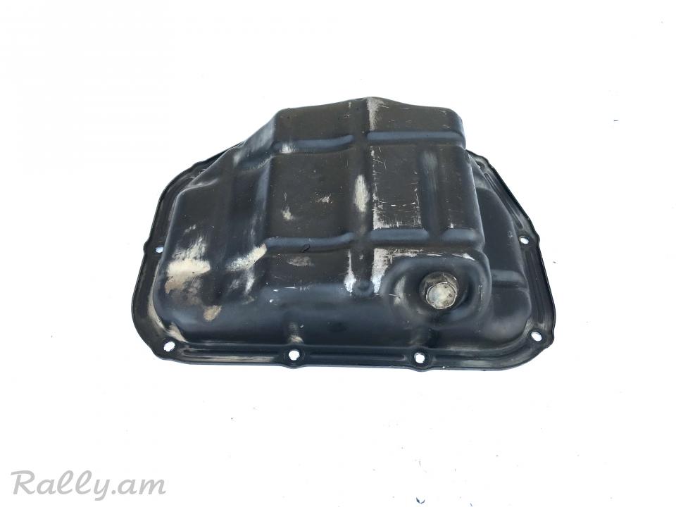 Mitsubishi Pajero  IO 1.8L matori karteri krishka